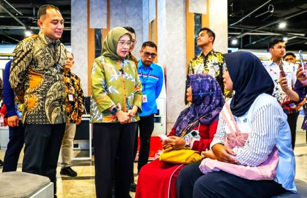 Surabaya Jadi Percontohan Nasional, ASN Bisa Kerja dari Balai RW