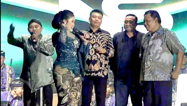 Niken Salindri Hibur Warga Surabaya, Disbudpar dan DPRD Jatim Kompak Lestarikan Budaya