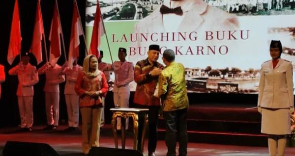 Buku 'Bung Karno: Aku Arek Suroboyo' Masuk Kurikulum SD-SMP Surabaya, Eri: Wariskan Api Perjuangan Sang Proklamator