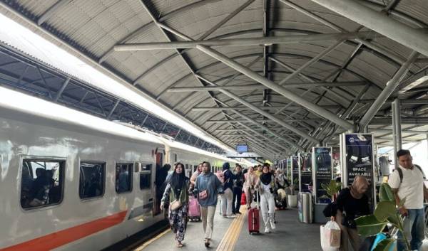 Inggris Serahkan Studi Transportasi Rel untuk Surabaya kepada Kemenhub