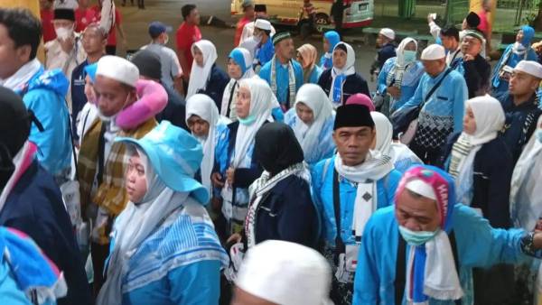 PPIH Surabaya Ungkap Dua Jemaah Kloter 1 Probolinggo Tak Pulang Bersama Rombongan