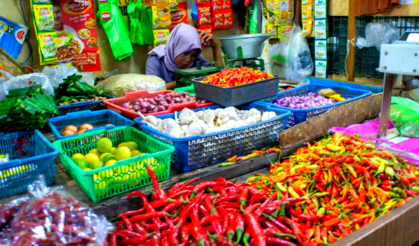 Harga Pangan Jelang Natal-Tahun Baru Masih Stabil, Pemerintah Pantau Cabai, Ayam, dan Telur