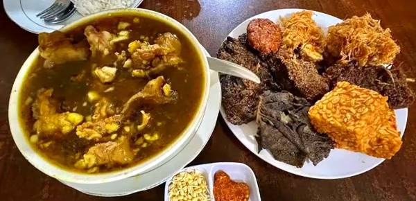 Rawon Nguling Probolinggo Kuliner Legendaris Jawa Timur yang Tak Lekang Waktu