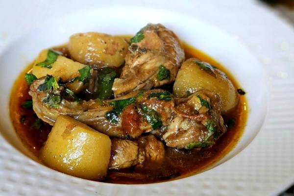 Daftar Resep Semur Ayam Sederhana: Dari Cita Rasa Betawi hingga Jawa