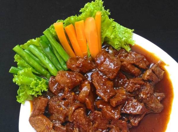 Resep Bistik Daging Sapi Khas Jawa, Menu Makan Siang dengan Kuah Manis Gurih yang Menggugah Selera