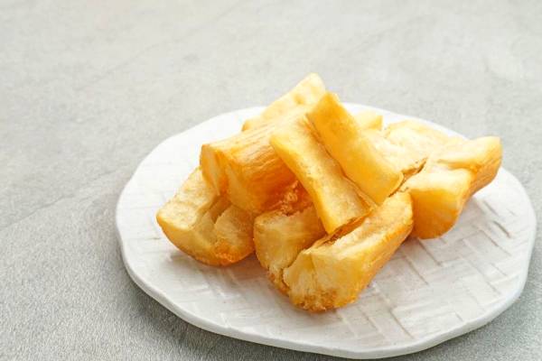 Cara Bikin Singkong Goreng Empuk, Merekah, dan Gurih Pakai Margarin