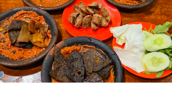 Deretan Resto Keluarga Favorit di Surabaya, Nyaman dan Banyak Pilihan Menu