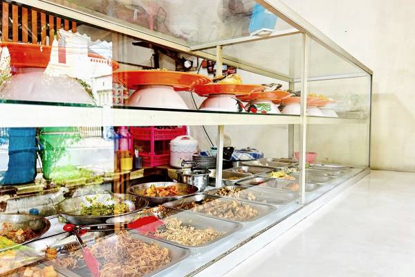 Jejak Sejarah Warteg dari Lapak Kuli Bangunan Hingga Merambah Pasar Digital
