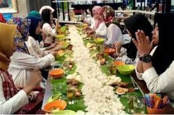 Tradisi Makan Bersama dari Berbagai Daerah Indonesia