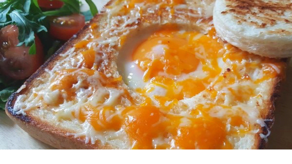 Sarapan Simpel dengan Roti Panggang Isi Telur yang Gurih dan Lezat