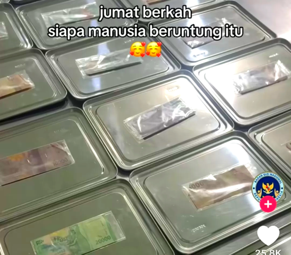 Uang Bertebaran di Nampan MBG Kediri, Aksi ‘Jumat Berkah’ Ini Bikin Viral