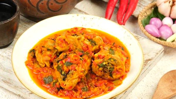 Cara Membuat Ayam Rica-Rica Kemangi Pedas Gurih Khas Manado
