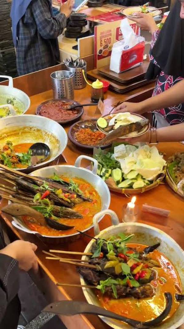 5 Kuliner Malam Legendaris di Malang yang Bikin Wisatawan Rela Antre, Nomor 3 Jadi Favorit Banyak Orang