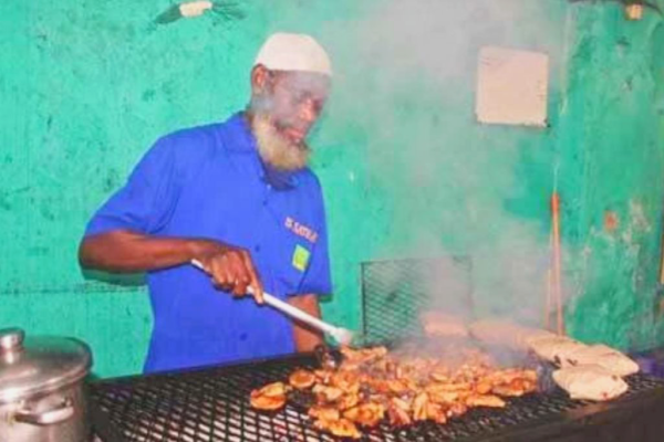 Surga Kuliner di Balik Wisata Religi Sunan Ampel