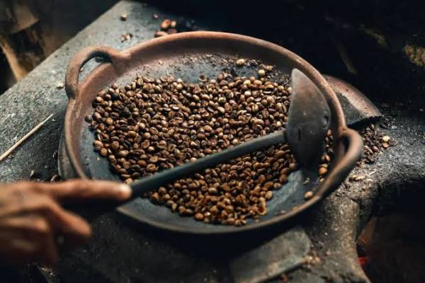 Rahasia Sangrai Kopi Tradisional ala Ahli Dunia