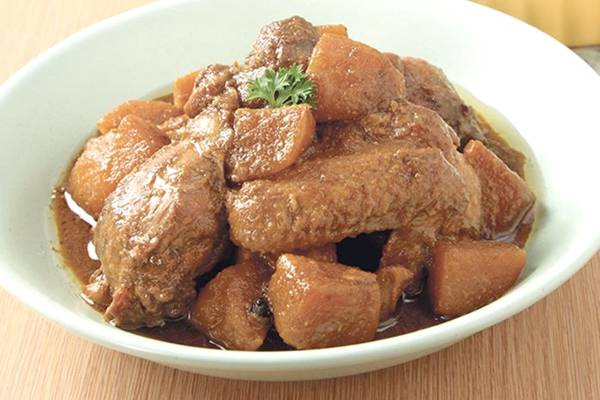 Sajian Hangat Keluarga, Ini Resep Semur Ayam Kecap Gurih Rempah ala Yasa Boga