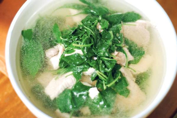 Rahasia Kuah Gurih Sayur Bening Bayam Kembang Tahu, Praktis dan Kaya Nutrisi