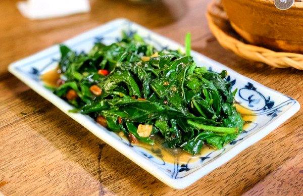 Tumis Kangkung Tauco Pedas, Rahasia Sederhana Bikin Nasi di Rumah Cepat Habis