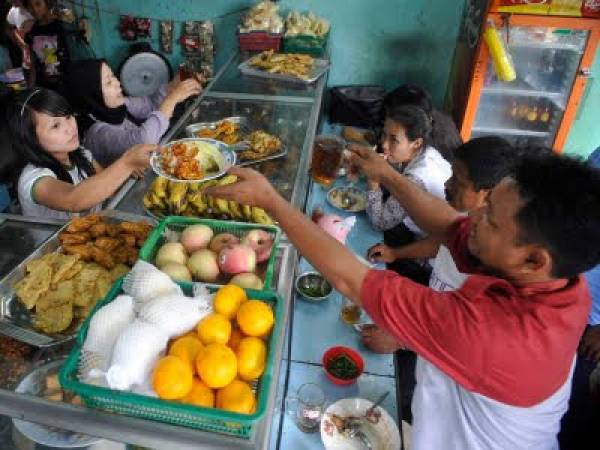 Alkisah Warteg, Penyelamat Perut Rakyat