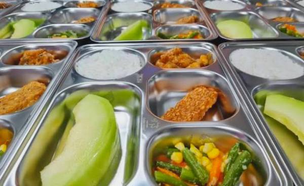 Mengapa Anak yang Makan Menu Sama Bisa Beda Gejala Keracunan? Ini Kata Pakar