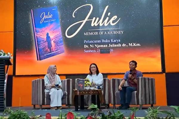 Dokter Ni Njoman Juliasih Luncurkan Memoar tentang Makna Hidup dan Pergulatan Kesepian