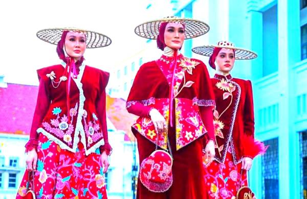 Batik Surabaya Tembus Ajang Fashion Internasional