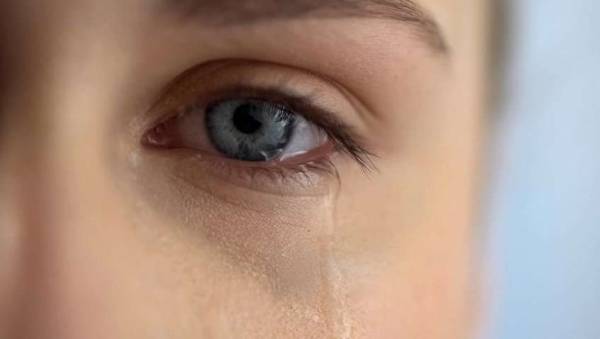 Mata Sering Berair Meski Tidak Menangis? Dokter Ungkap Penyebabnya
