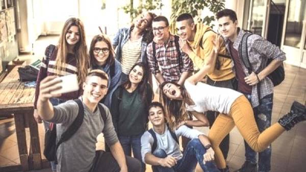 Gaya Liburan Turis Indonesia Berbeda Tiap Generasi, Gen Z hingga Gen X Punya Preferensi Sendiri
