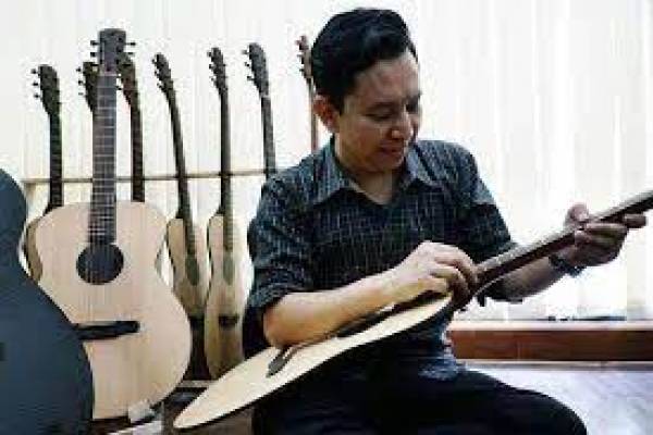Gitarpun Bisa Berevolusi Menjadi Tipis