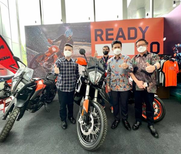 Buka IIMS Surabaya 2022, Emil Harap Naker dan Bisnis Otomotif Lokal Go Internasional