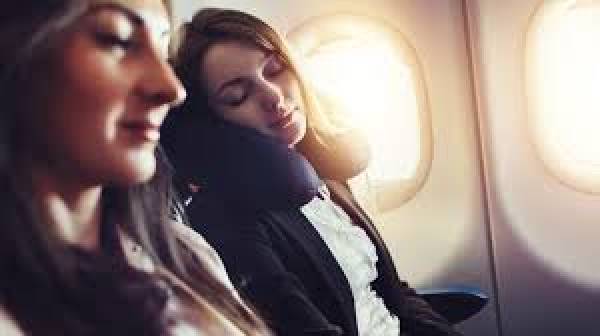 Tips Bisa Tidur Pulas Dalam Pesawat