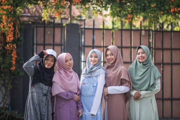 Definisi Muslimah Sejati dan Tren Berhijab