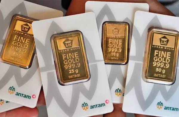 Harga Emas Antam Surabaya Turun Rp30 Ribu, Kini Rp2,703 Juta per Gram