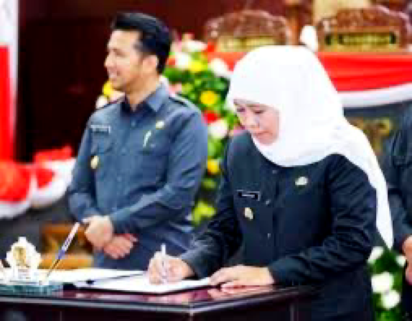 Khofifah Tegaskan Komitmen Transparansi, LKPJ 2025 Jatim Lolos Tahap Awal