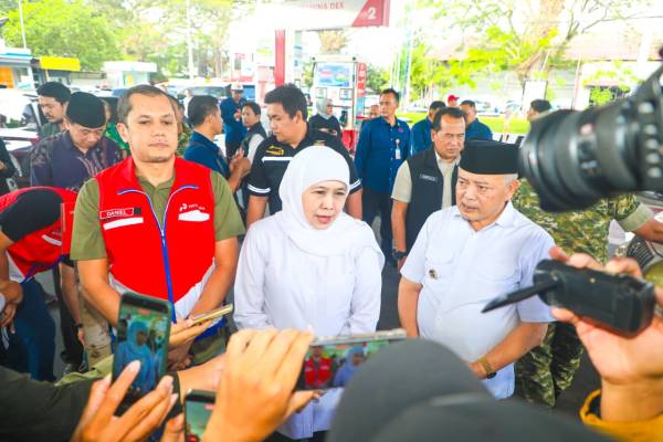 Khofifah Pastikan Pasokan Biosolar di Jawa Timur Aman, Pemprov Perkuat Koordinasi dengan Pertamina dan PLN