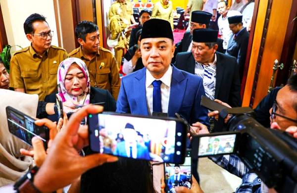 Eri Cahyadi Pastikan PBB Surabaya Tak Naik, Ajak Pengusaha Jujur Bayar Pajak
