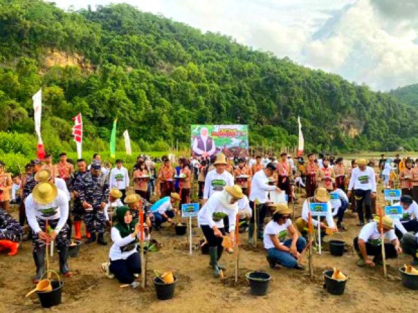 Dari Aksi Nyata ke Kebijakan Iklim Berbasis Alam, Festival Mangrove Jatim Sembilan Tegaskan Komitmen Jatim Lestari