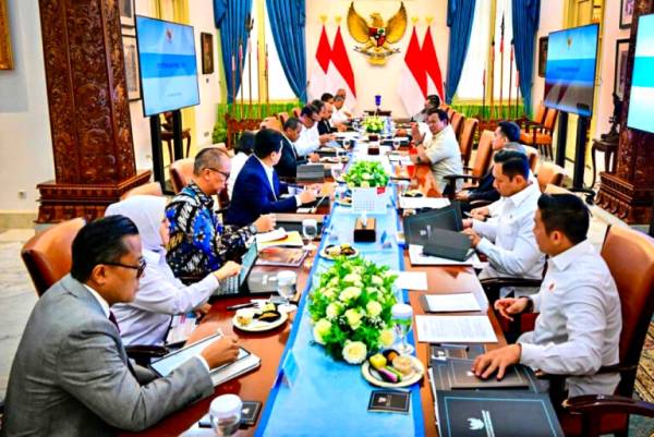 Prabowo Tekankan Percepatan Proyek Energi Sampah dan Stabilisasi Harga Beras