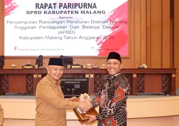 Rapat Paripurna DPRD Kabupaten Malang Bahas Raperda APBD 2026