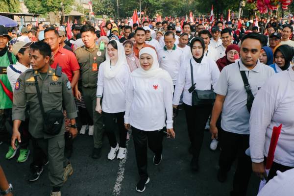Puluhan Ribu Warga Padati Masjid Al Akbar, Khofifah Gaungkan Semangat Hijrah Menuju Hidup Lebih Berkualitas