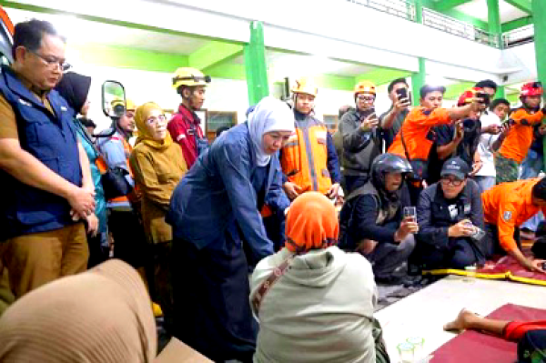 Satu Langkah untuk Kemanusiaan, Dinsos Jatim Terima Lencana Jer Basuki Mawa Beya