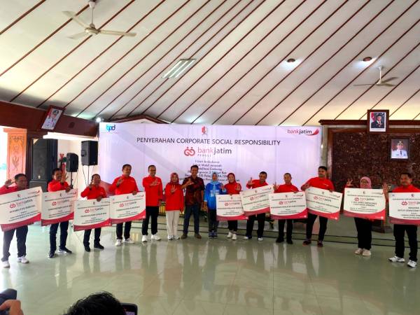 Peduli Bojonegoro, Bank Jatim Salurkan CSR untuk Kesehatan, Pendidikan, dan Air Bersih
