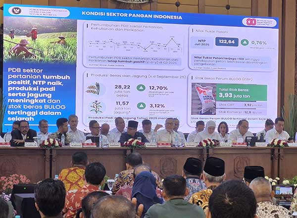 Zulhas Pastikan 1.000 Ton Gula Lumajang Diserap Pasar, Jatim Jadi Teladan Nasional