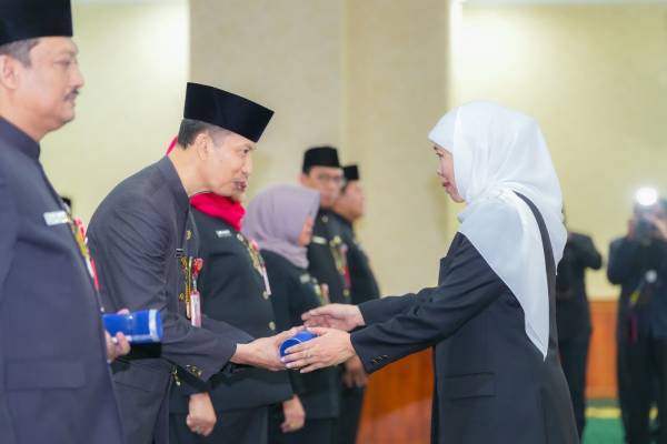 Khofifah Rotasi Tujuh Pejabat Eselon II, Talent DNA Diperkuat untuk Jaga Merit Sistem Pemprov Jatim
