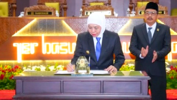 DPRD Jatim Sahkan Pertanggungjawaban APBD 2025 Menjadi Perda