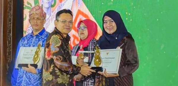 Anjungan Jatim Borong Dua Penghargaan di PRADANA NITYA BUDAYA TMII Awards 2026
