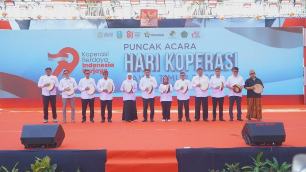 Menkop dan Khofifah Perkuat Koperasi Desa Merah Putih
