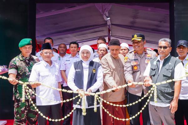 Pemprov Jatim Resmikan Penataan Kawasan Kumuh Bendomungal di Pasuruan