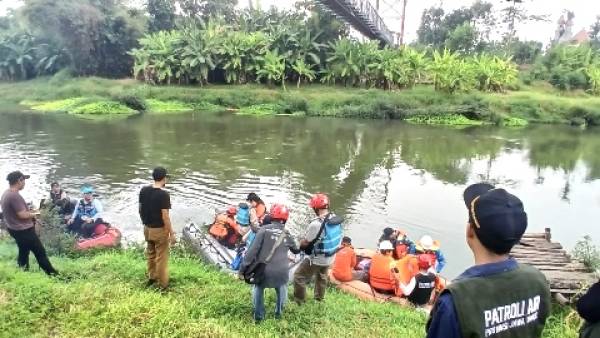Patroli Air Jatim Libatkan Industri, Temukan Bangunan Baru di Sempadan Sungai Surabaya