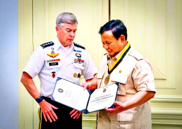 Prabowo Terima Medali Kehormatan dari Militer AS, Bukti Diplomasi Pertahanan RI Makin Diakui Dunia